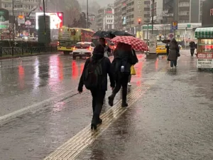Barajlarındaki suyun tükenmesi nedeniyle su kesintilerinin yaşandığı Bursa’da dün gerçekleşen