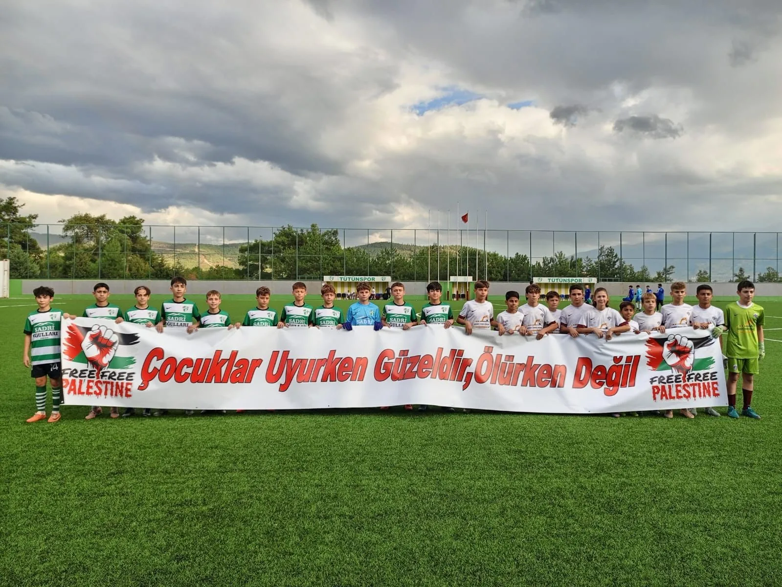 İsrail’in yaptığı katliamlara başta Türkiye olmak üzere bir çok dünya