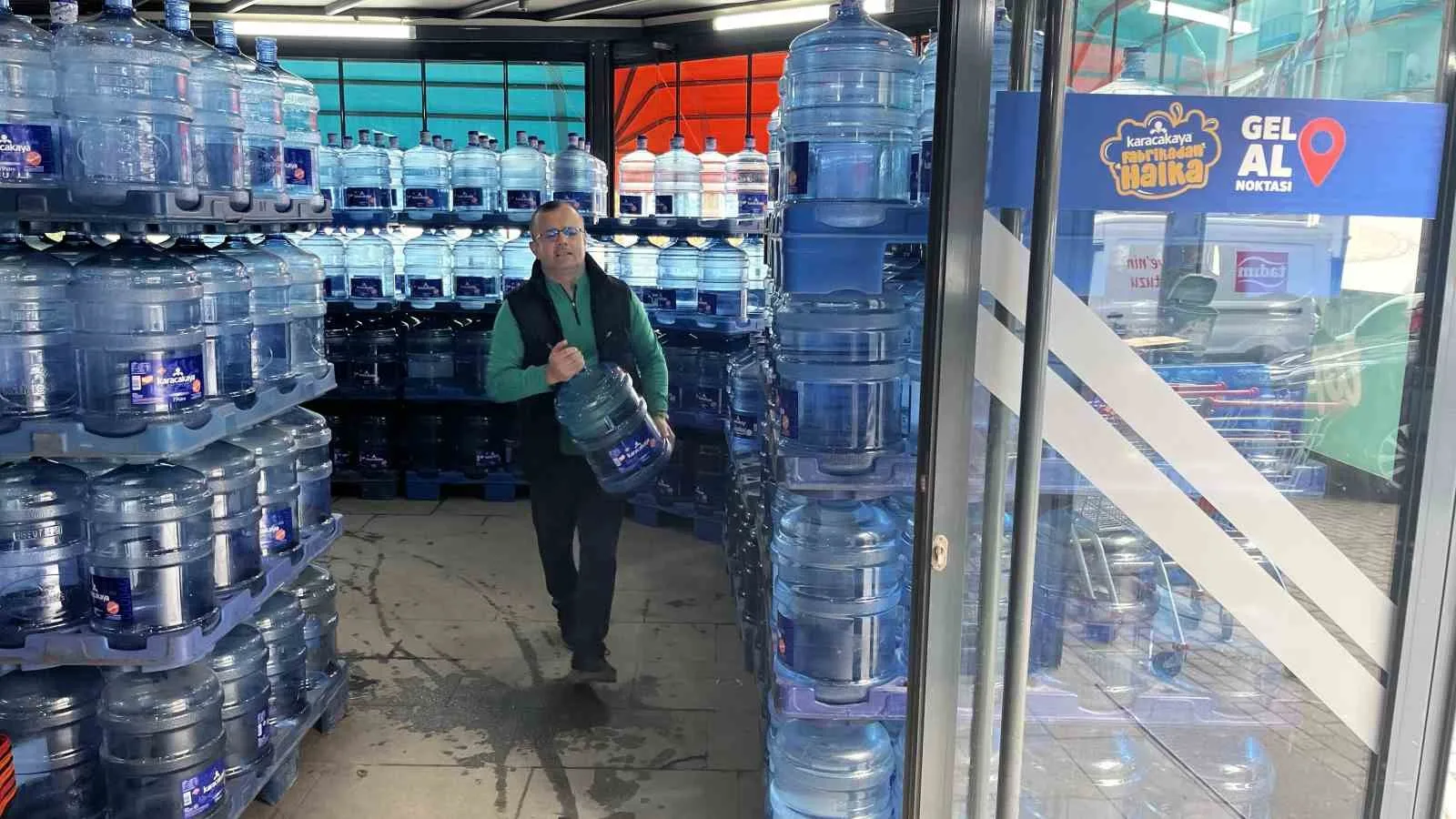 Bursalılar 20 litrelik damacana suyu Gel-Al yöntemiyle 59 liradan satan