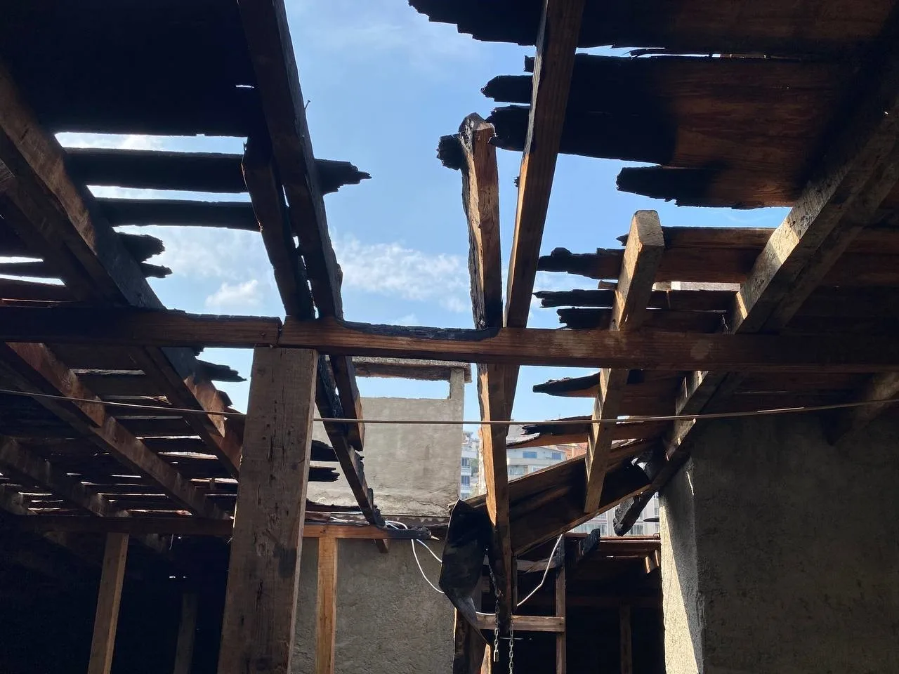 Bursa’nın Mudanya ilçesi Güzelyalı Yalı Mahallesi’nde bulunan Feyizoğlu Apartmanı’nda 4.