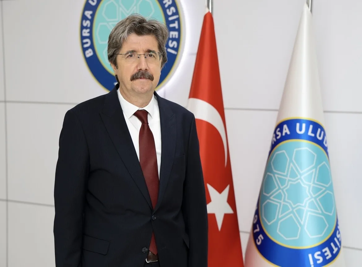 Bursa Uludağ Üniversitesi (BUÜ), öğrencilerin öğrenim süreleri boyunca üniversite içinde,