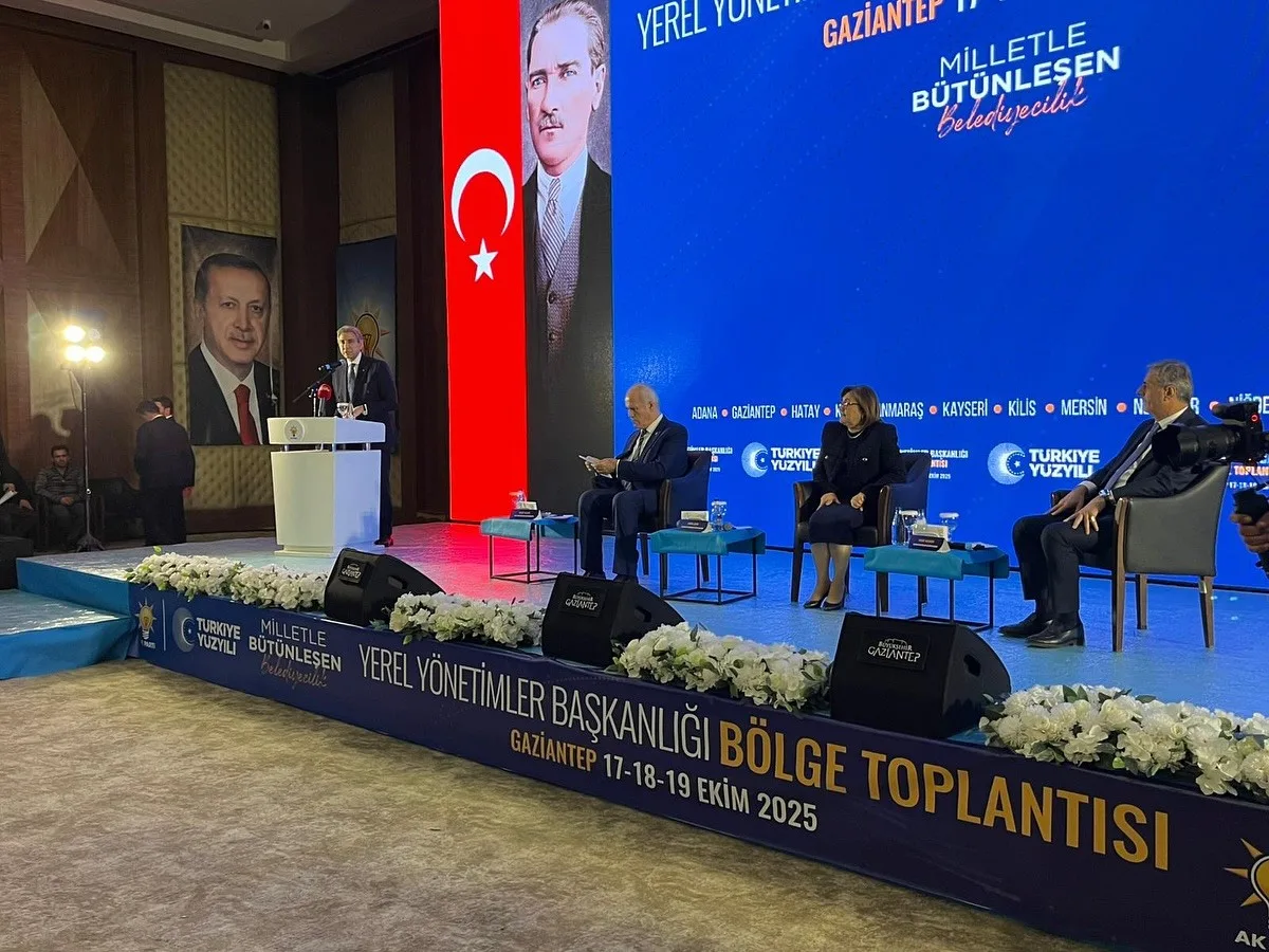 Kayseri Büyükşehir Belediye Başkanı Dr. Memduh Büyükkılıç, AK Parti Yerel