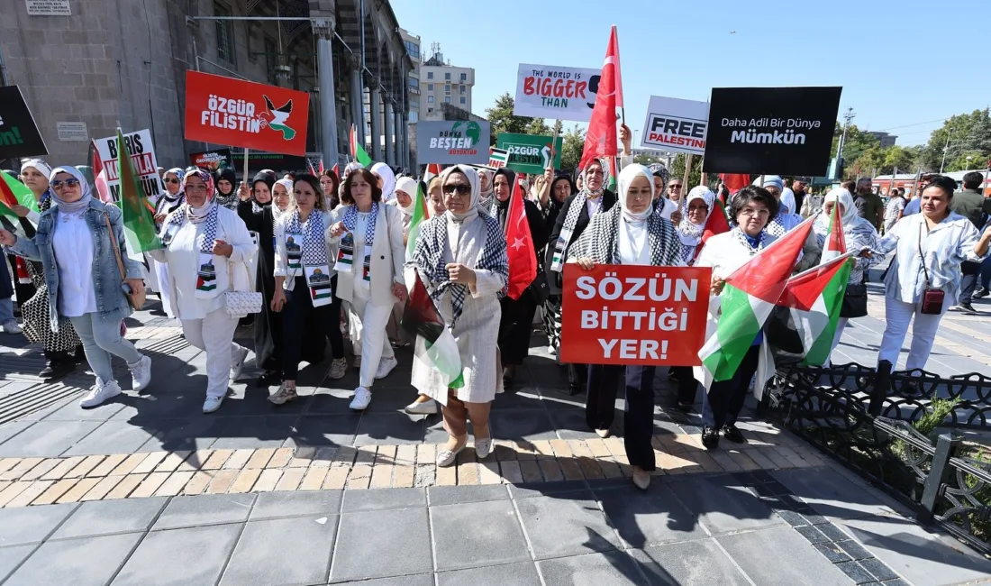 Kayseri Büyükşehir Belediye Başkanı Dr. Memduh Büyükkılıç, eşi Dr. Necmiye