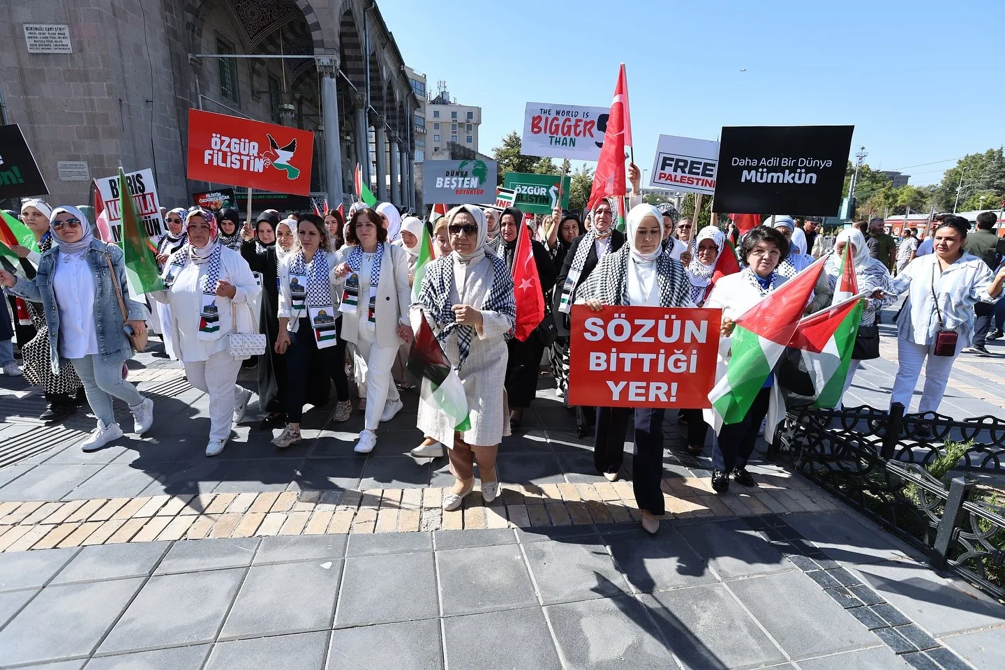 Kayseri Büyükşehir Belediye Başkanı Dr. Memduh Büyükkılıç, eşi Dr. Necmiye
