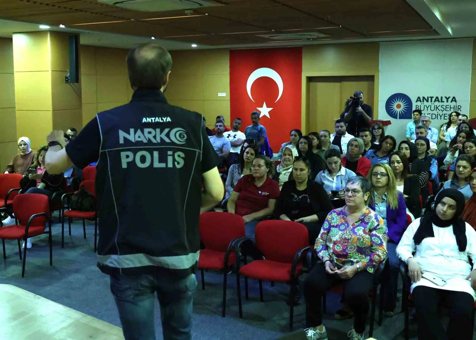 Antalya Büyükşehir Belediyesi, Antalya Narkotik Şube ile yaptığı ortak çalışmayla