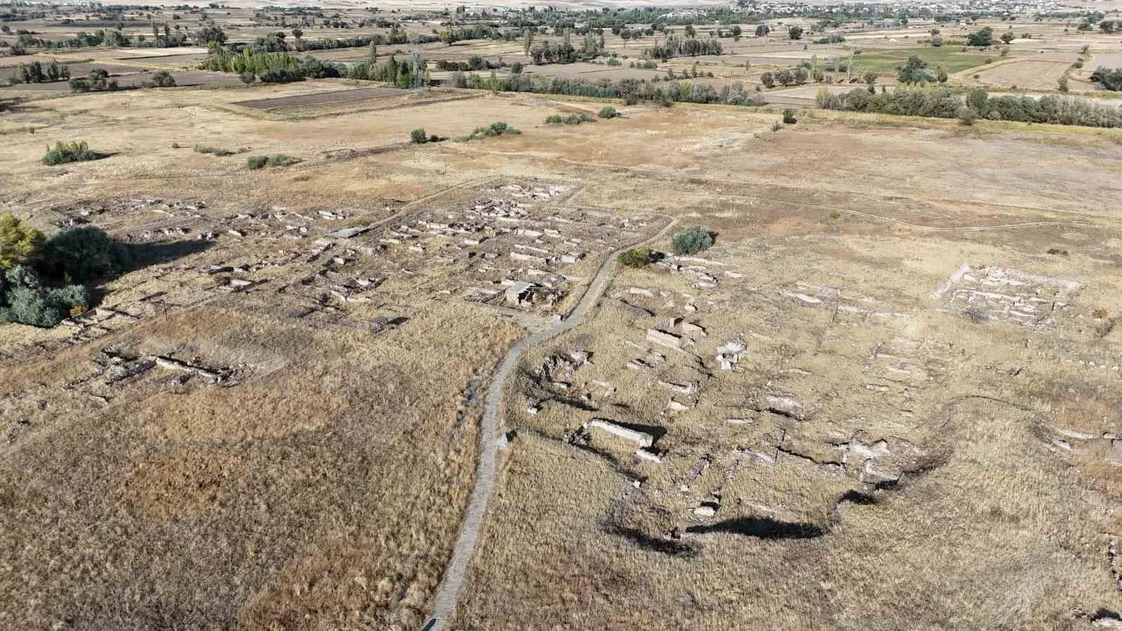 Büyükşehir Belediyesi’nin destekleriyle, Kayseri Kent Konseyi üyeleri Kültepe Kaniş-Karum’da yürütülen