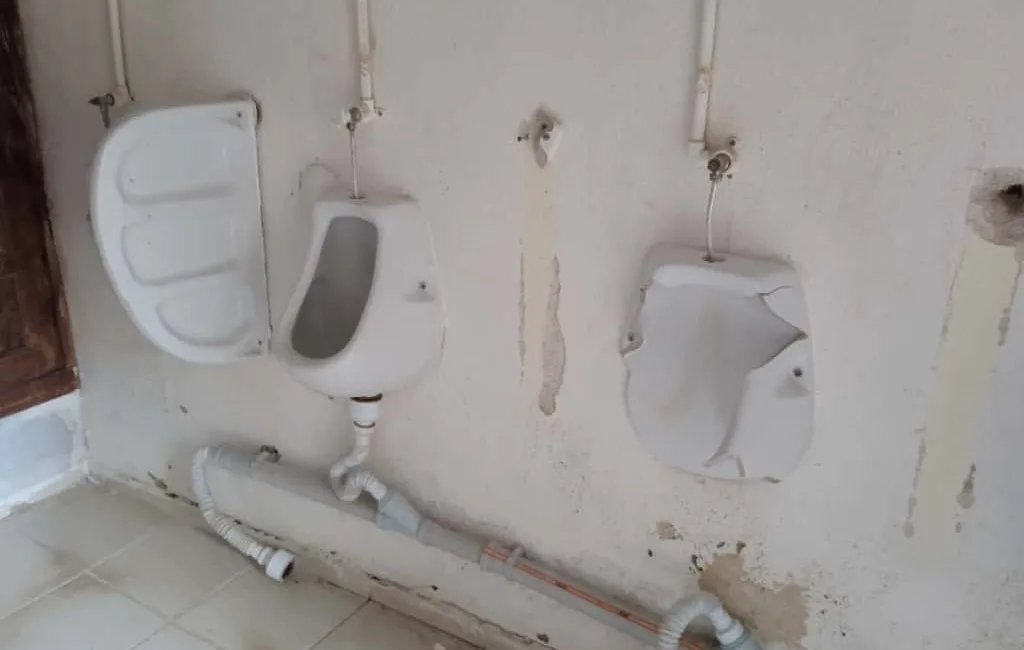 Afyonkarahisar’da tarihi cami eklentilerine ve evliya kabirlerine zarar veren şüphelilerin