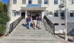 Çanakkale’de jandarma ekiplerince farklı suçlardan araması olan 16 şüpheliden 11’i