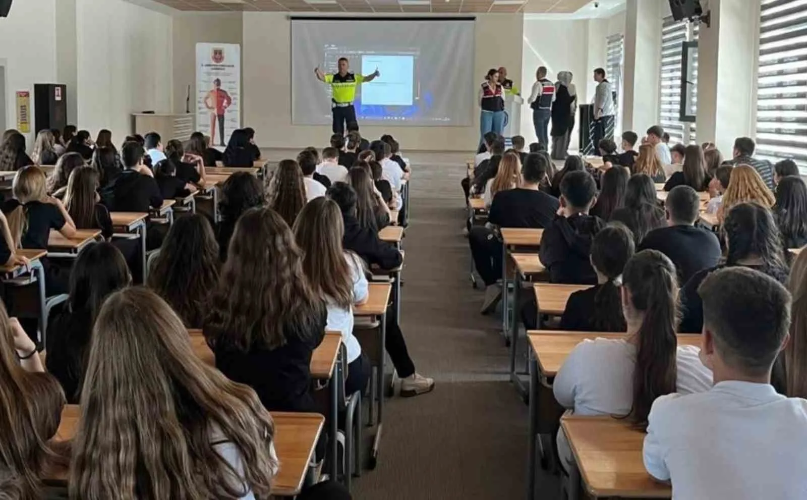 Çanakkale İl Jandarma ekiplerince Atatürk Anadolu Lisesi ve Mehmet Akif