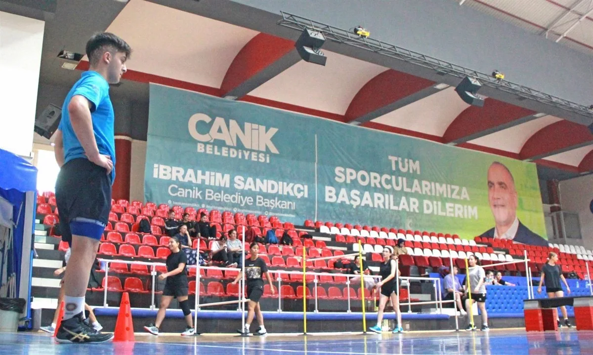 Samsun’un Canik Belediye Başkanı İbrahim Sandıkçı, ücretsiz eğitim desteğiyle bu