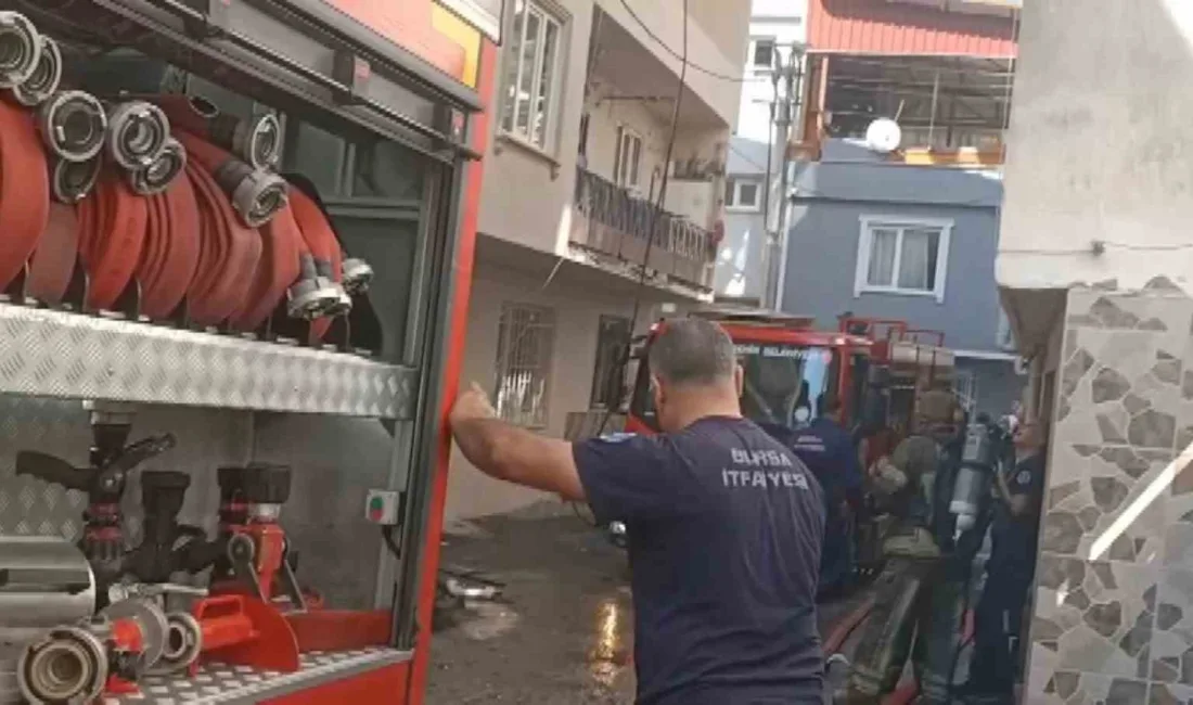 Bursa’nın Yıldırım ilçesi Değirmenlikızık Mahallesi’nde bir binanın çatı katında çıkan