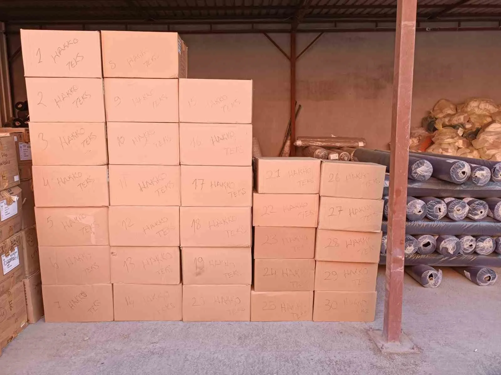 Diyarbakır’ın Çermik ilçesinde hayırseverlerin desteğiyle öğrencilere 300 çift ayakkabı dağıtılacak.