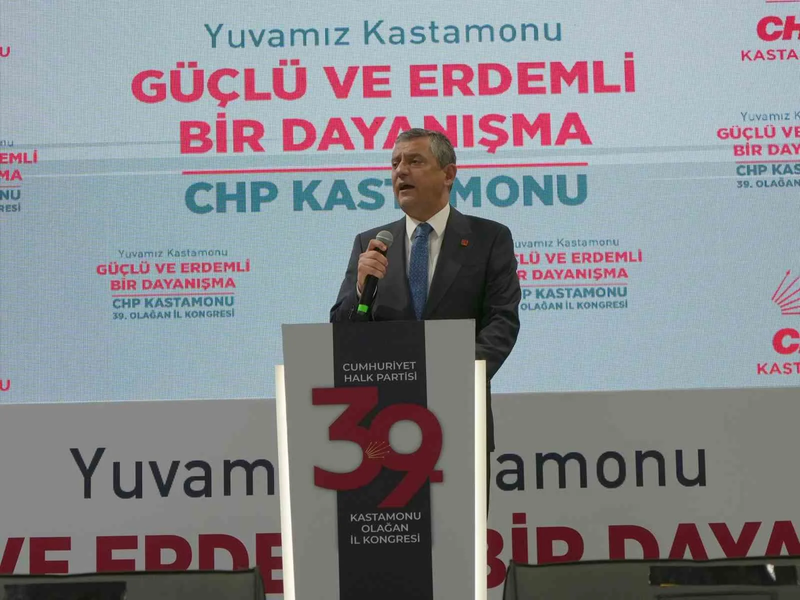 CHP Genel Başkanı Özgür Özel, partisinin Kastamonu İl Başkanlığı 39.