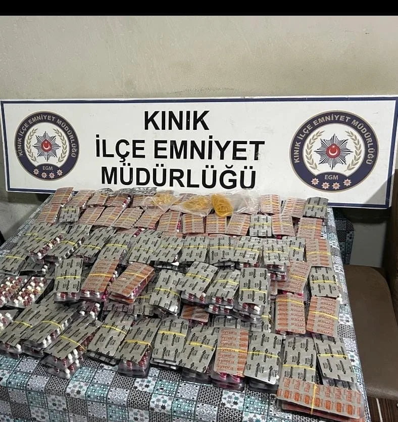 İzmir’in Kınık ilçesinde polis ekiplerinin bir çiftlik evine düzenlediği operasyonda,