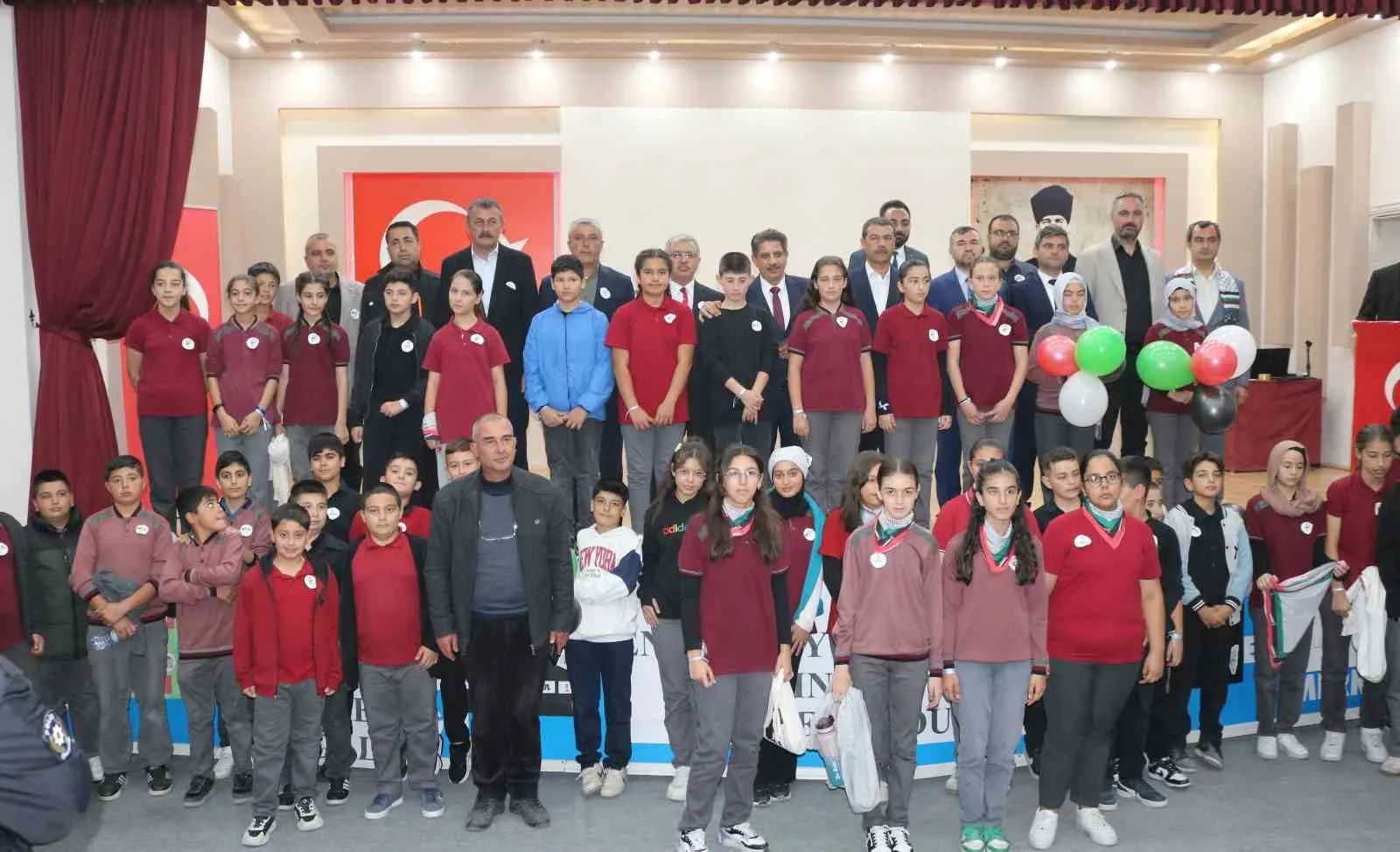 Konya’nın Cihanbeyli ilçesinde, Cihanbeyli İmam Hatip Ortaokulu tarafından “Gazze Davası”