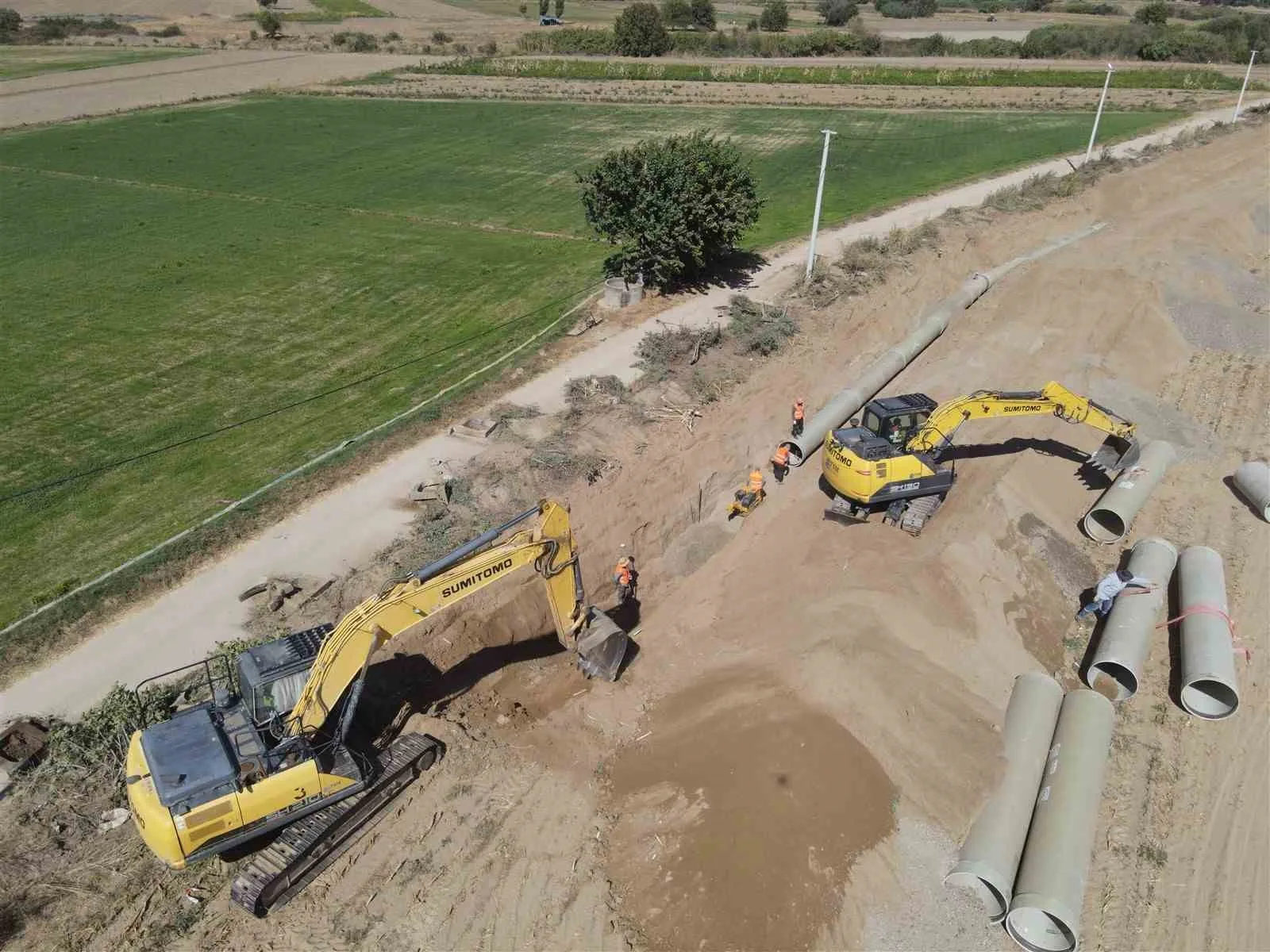 Aydın’ın Çine ilçesinde yürütülen Topçam Sulaması Yenileme Projesi hızla ilerlerken