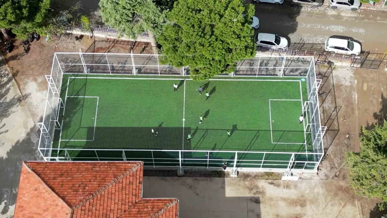 Denizli’nin Çivril Belediyesi, yaşayan çocukların ve gençlerin spor yapmasına imkan