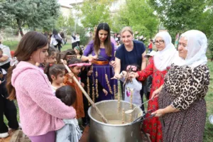 Diyarbakır Büyükşehir Belediyesi, çocuklara geleneksel üretim kültürünü tanıtmak amacıyla “Pestil