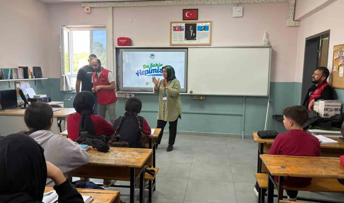 Sakarya Büyükşehir Belediyesi, ilk ve ortaokullarda gerçekleştirdiği “Şehrini Keşfet” seminerleriyle