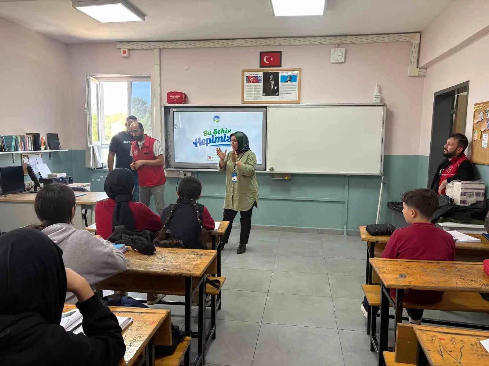 Sakarya Büyükşehir Belediyesi, ilk ve ortaokullarda gerçekleştirdiği “Şehrini Keşfet” seminerleriyle