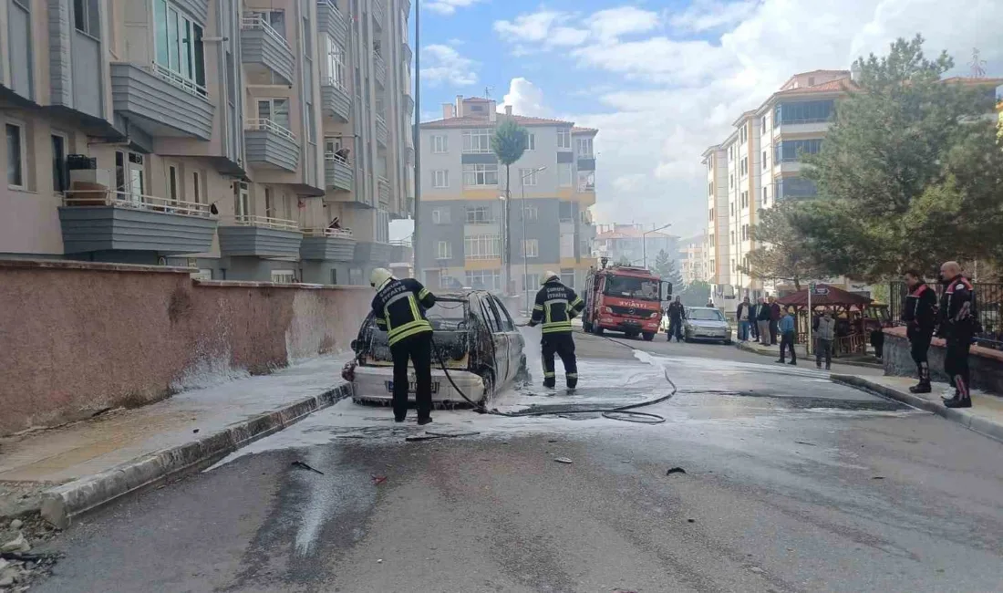 Çorum’da tartıştığı imam nikahlı eşine öfkelenen kadın, otomobili ateşe verdi.