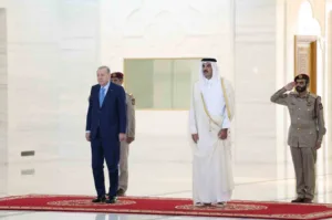 Cumhurbaşkanı Recep Tayyip Erdoğan, resmi ziyaret gerçekleştirdiği Doha’da Katar Emiri