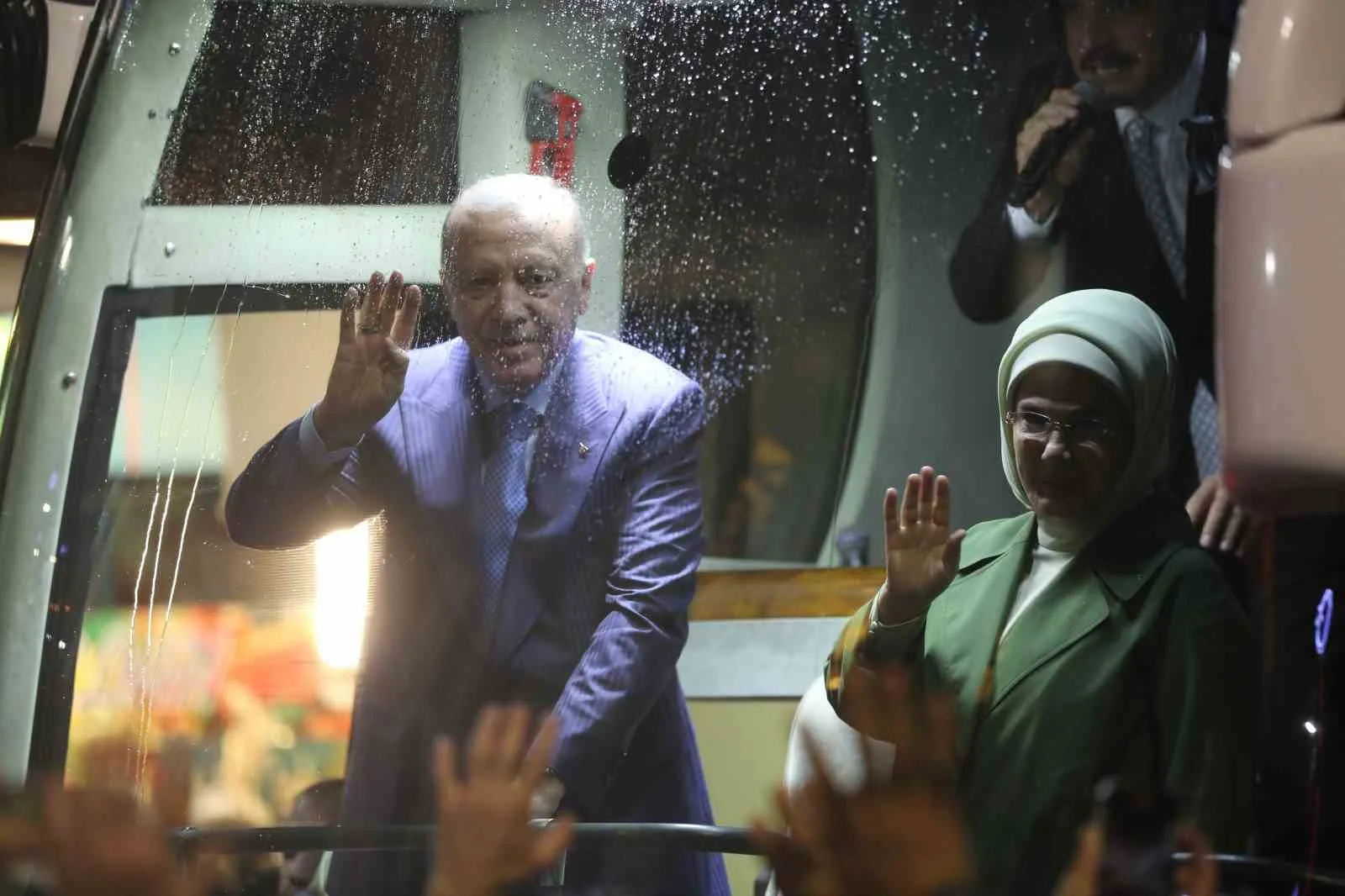 Cumhurbaşkanı Recep Tayyip Erdoğan, çeşitli programlara katılmak için memleketi Rize’ye