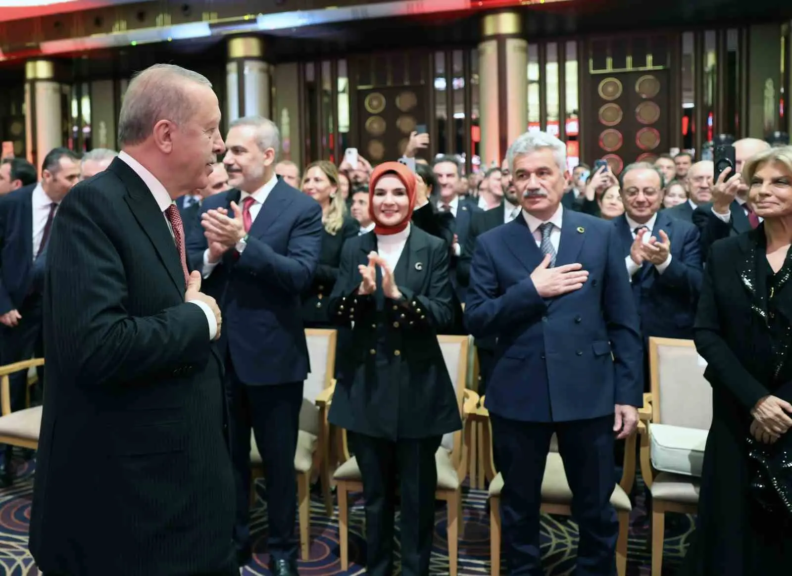 Cumhurbaşkanı Recep Tayyip Erdoğan, “Bu irademiz sapasağlam ayakta olduğu sürece,