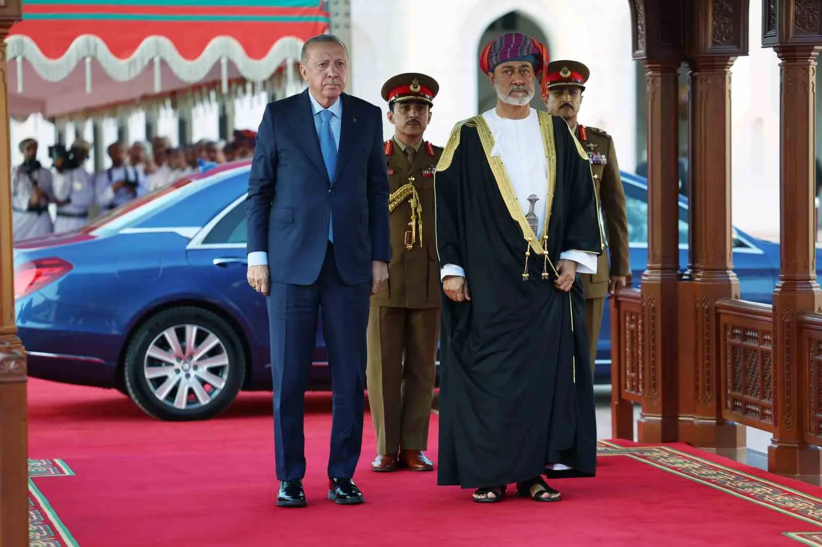 Cumhurbaşkanı Recep Tayyip Erdoğan, resmi ziyaret düzenlediği Umman’da Sultan Heysem