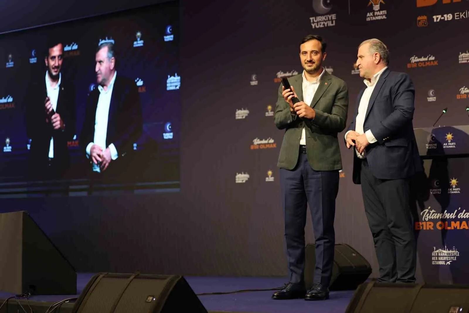 Cumhurbaşkanı Recep Tayyip Erdoğan, AK Parti İl Başkanlığı tarafından “İstanbul’da