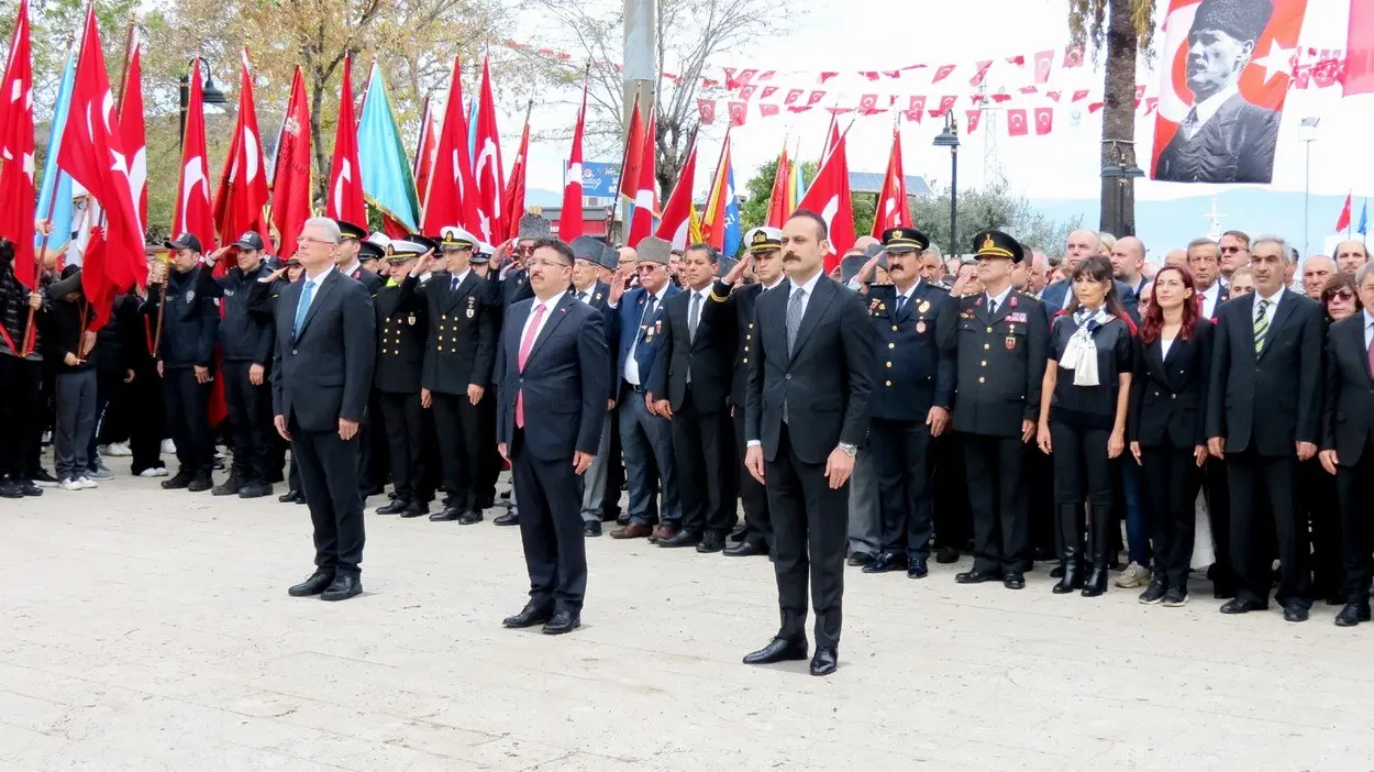 Türkiye Cumhuriyeti’nin kuruluşunun 102. yıldönümü, Mudanya’da coşkuyla kutlandı. Cumhuriyet kutlamaları,