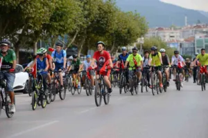 Nilüfer Belediyesi, Cumhuriyet’in 102’nci yılını spor, müzik ve yürüyüşlerin olduğu
