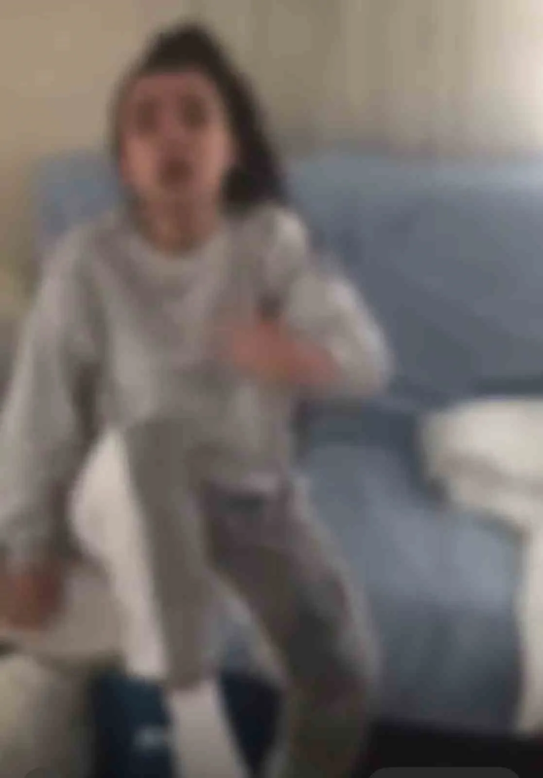 Manisa’da çekildiği öne sürülen, bir ağabeyin kız kardeşine kaynar suyla