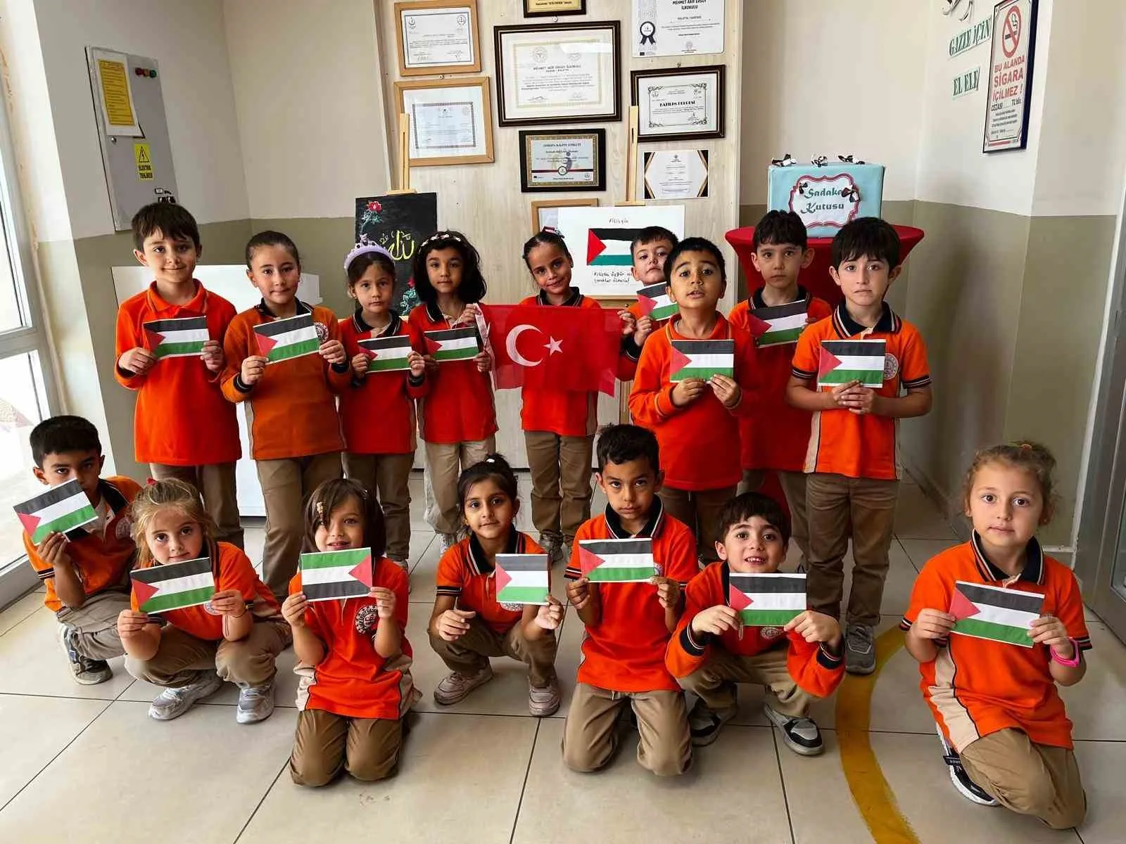 Malatya’nın Darende ilçesinde bulunan Mehmet Akif Ersoy İlkokulu, Filistin ve