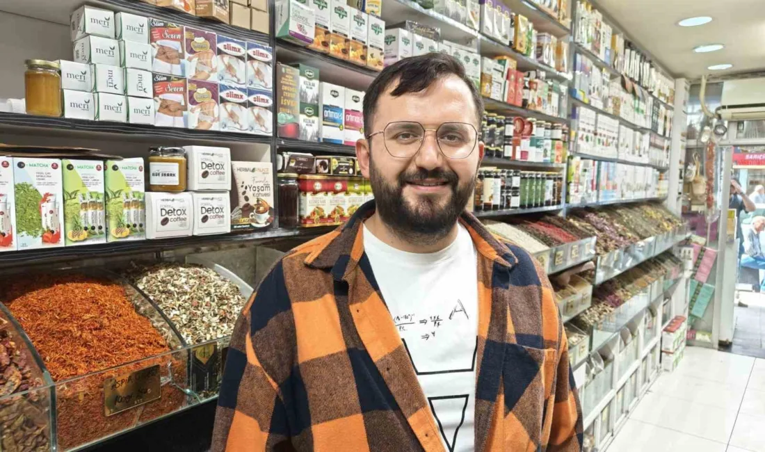 Kayseri’de aktarlık yapan vatandaş, hava sıcaklıklarının karışık olduğu bir mevsimde