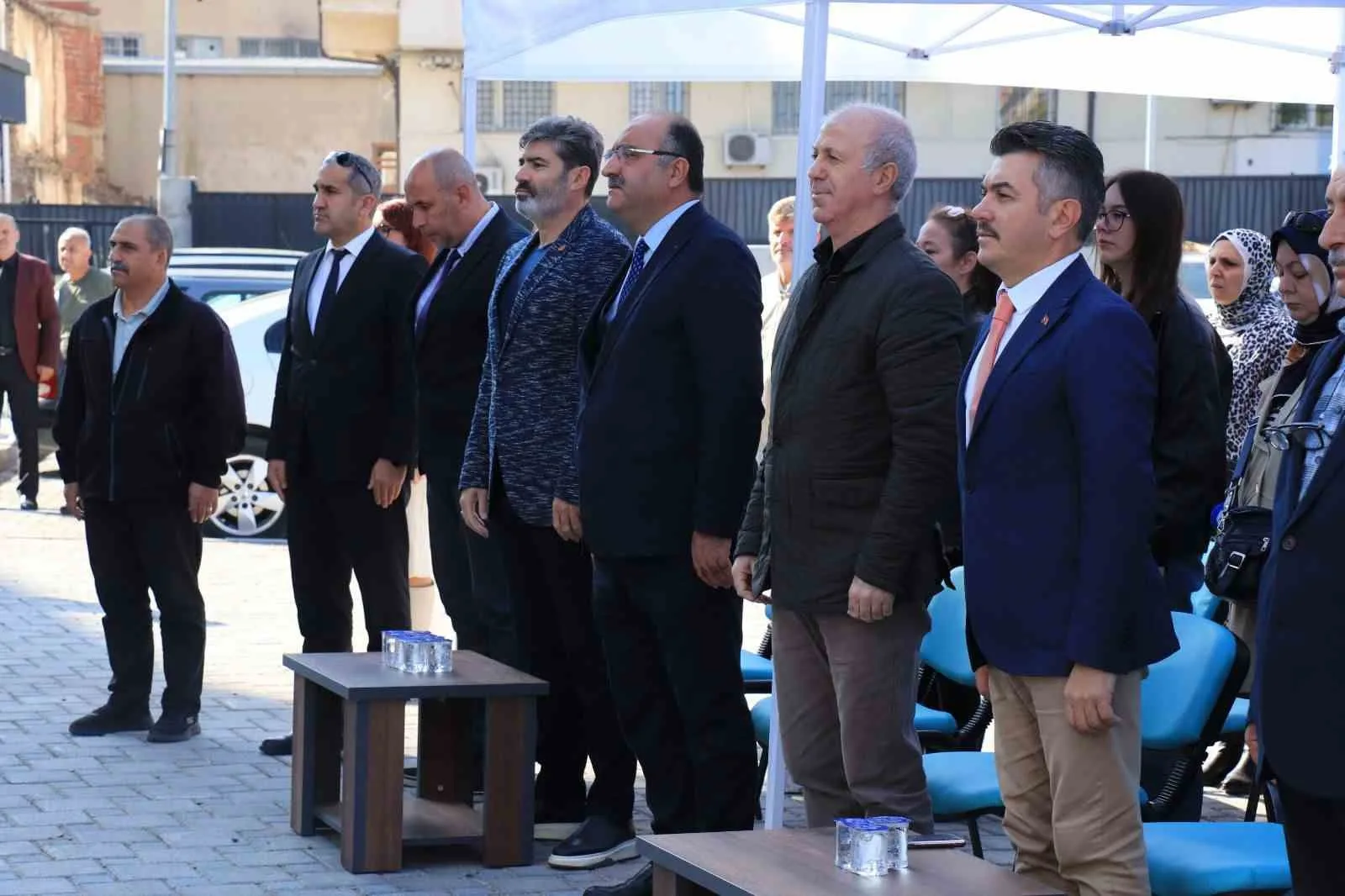 Bursa’da Demirtaşpaşa Mesleki ve Teknik Anadolu Lisesi’nde düzenlenen önlük giyme