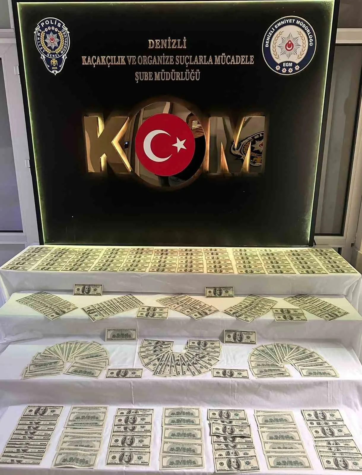 Denizli’de Kaçakçılık ve Organize Suçlarla Mücadele Şube Müdürlüğü ekipleri, il