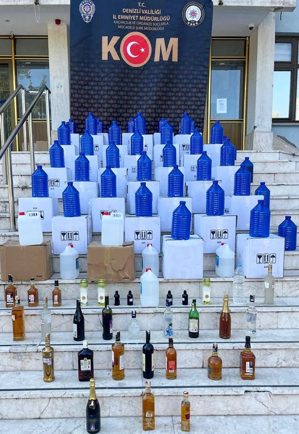 Denizli’de Kaçakçılıkla ve Organize Suçlarla Mücadele ekiplerinin titiz çalışması sonucu