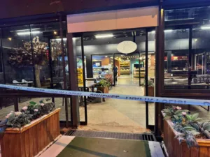 Denizli’de eski iş yeri sahibi, yeni iş yeri sahibinin dükkanını