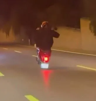 Denizli’de son günlerde sosyal medyada paylaşılan görüntüler, trafik kurallarını hiçe