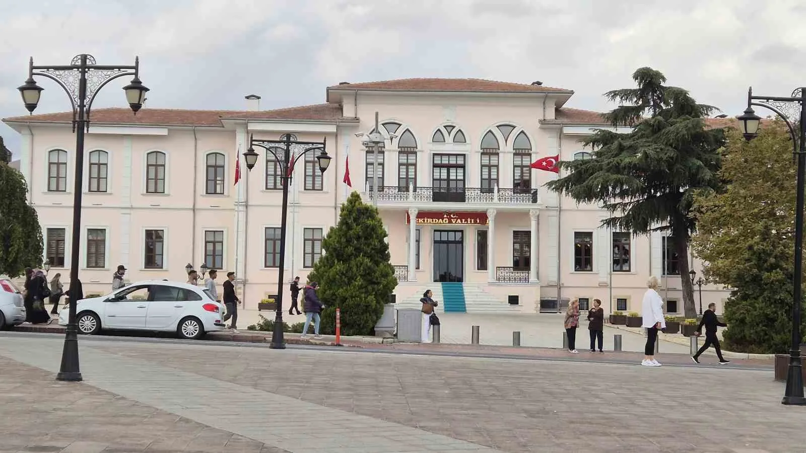 Tekirdağ Valiliği’nden yapılan açıklamaya göre, Marmara Denizi açıklarında, merkez üssü
