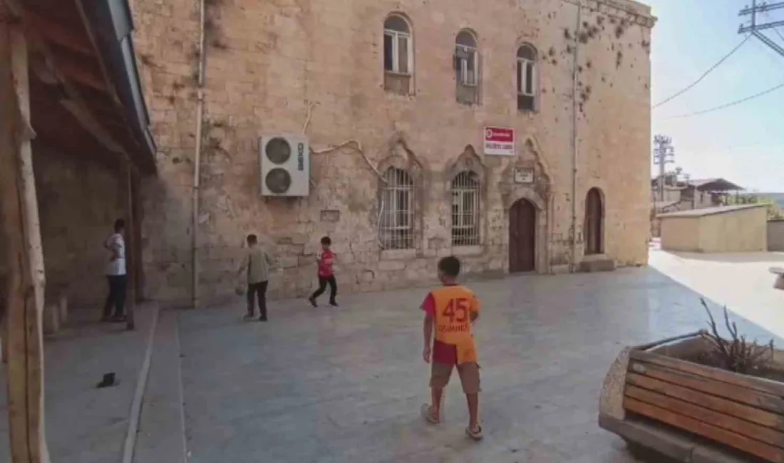 Diyarbakır’ın Silvan ilçesinde bulunan Belediye Camisi, Kahramanmaraş depremlerinde hasar aldığı