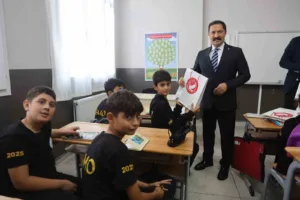Hatay Valisi Mustafa Masatlı, kentte yapılan eğitim yatırımları hakkında bilgi