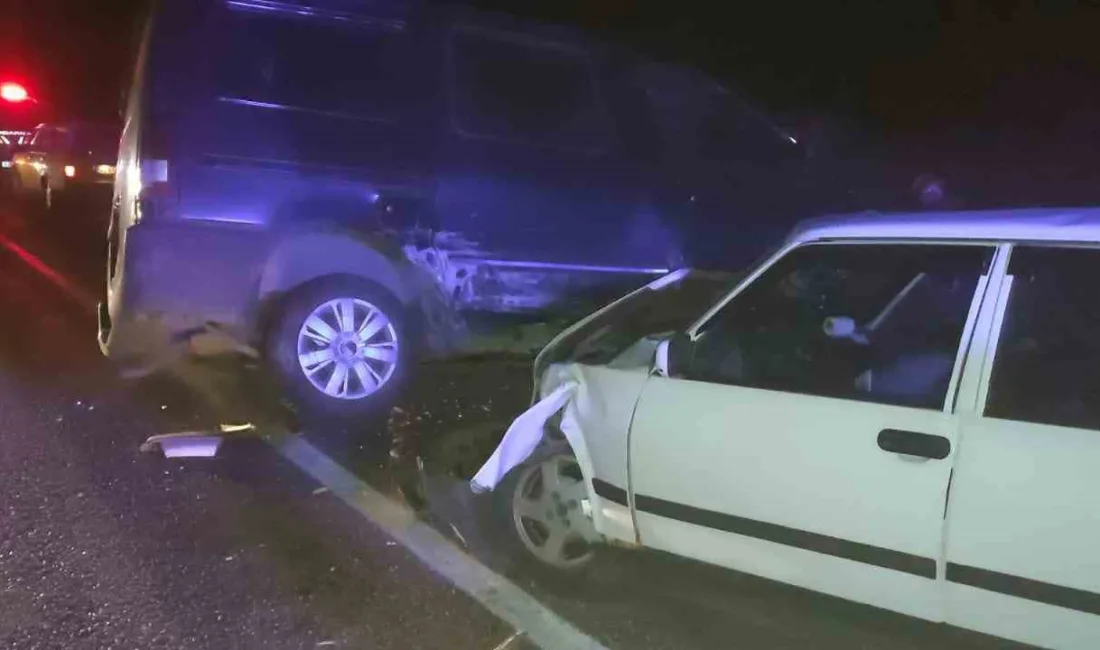 Konya’nın Derebucak ilçesinde otomobil ile minibüsün çarpışması sonucu meydana gelen