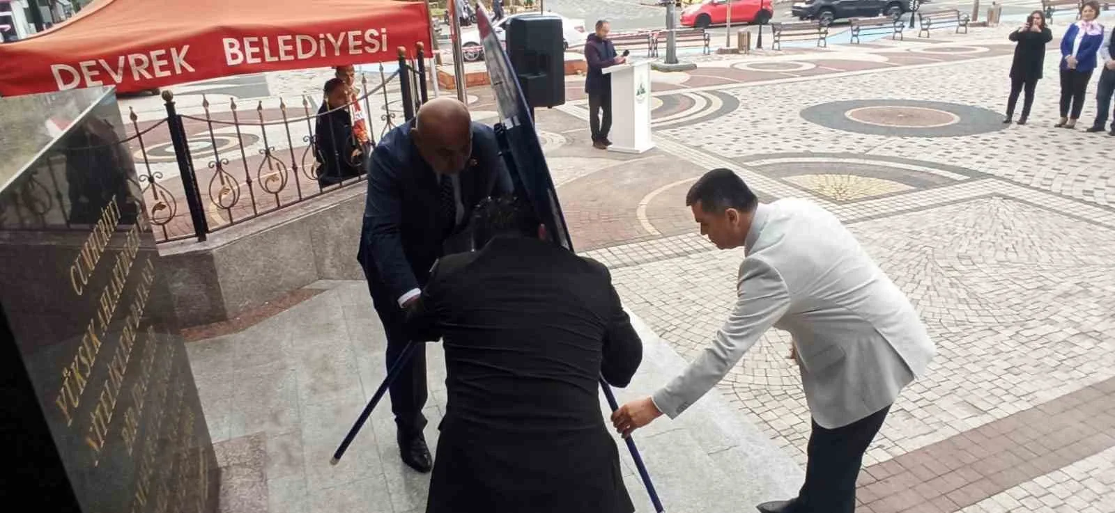 Zonguldak’ın Devrek İlçesinde “19 Ekim Muhtarlar Günü” düzenlenen çeşitli etkinliklerle