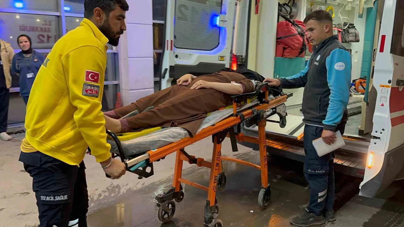 Adıyaman’da sürücüsünün direksiyon hakimiyetini kaybettiği motosikletin devrilmesi sonucu 4 kişi