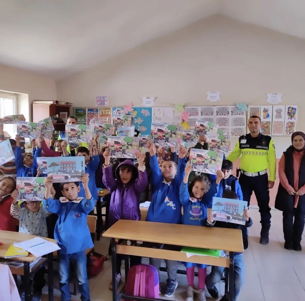 Ağrı’nın Diyadin ilçesine bağlı Burgulu İlkokulu’nda, İlçe Jandarma Komutanlığı trafik