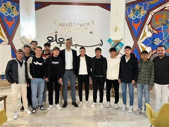 Afyonkarahisar Diyanet Gençlik Merkezi’nde ‘Akademik Söyleşiler Serisi’ çerçevesinde Doç. Dr.