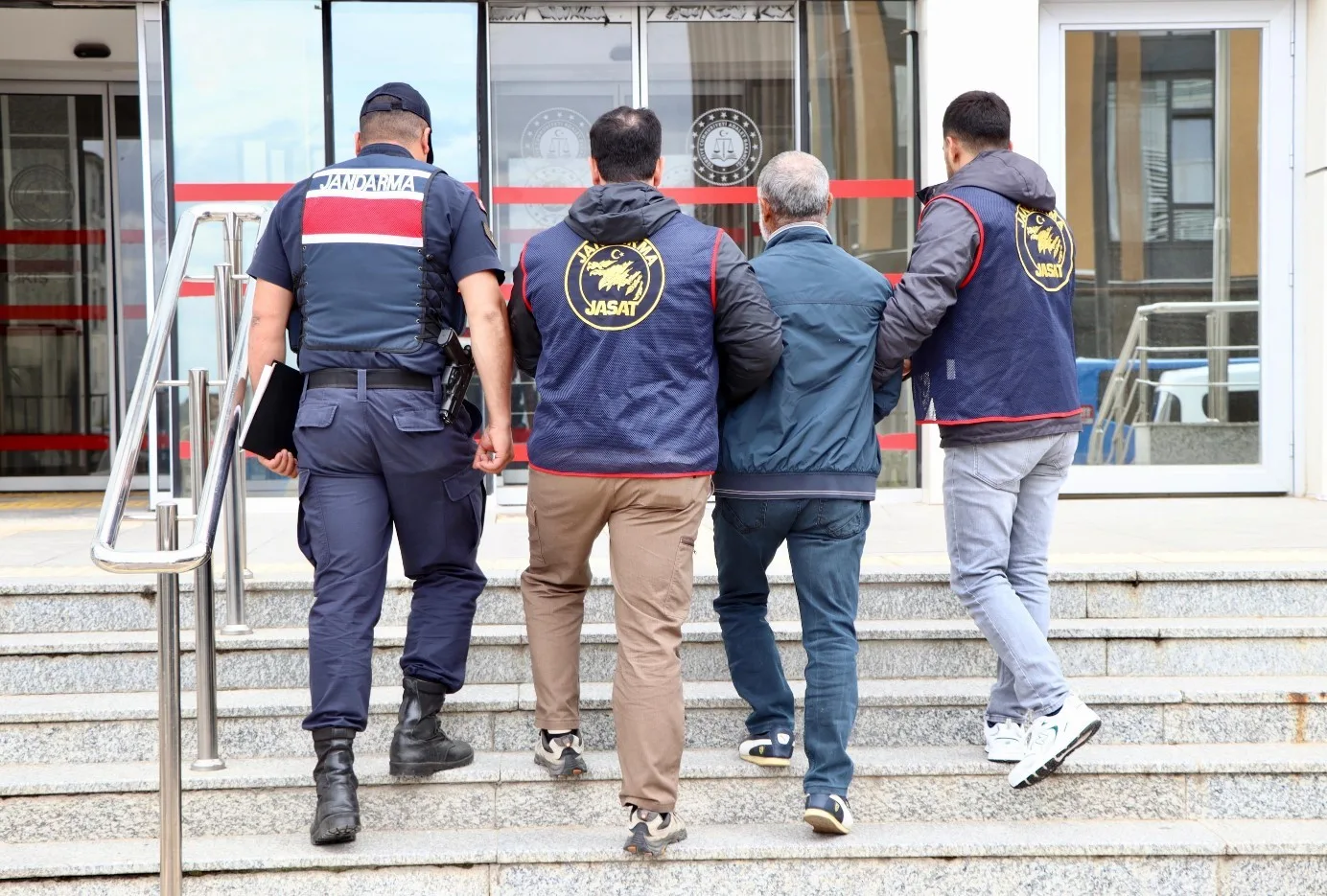 Diyarbakır’ın Silvan ilçesinde 20 yıldır ’kasten adam öldürme’ suçundan aranan