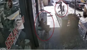 Diyarbakır’ın Yenişehir ilçesinde 8 yaşındaki erkek çocuğunu zorla götürmeye çalıştığı